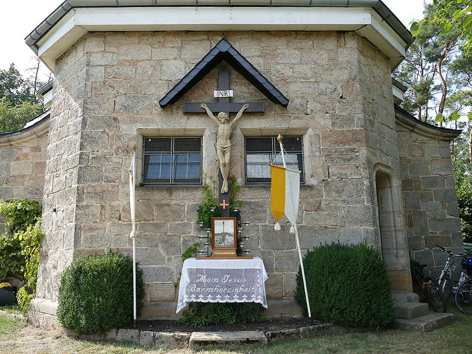 Nachfeier des Mährisch-Neustädter Wachsstockfestes an der Weingartenkapelle (Foto: Karl-Franz Thiede)